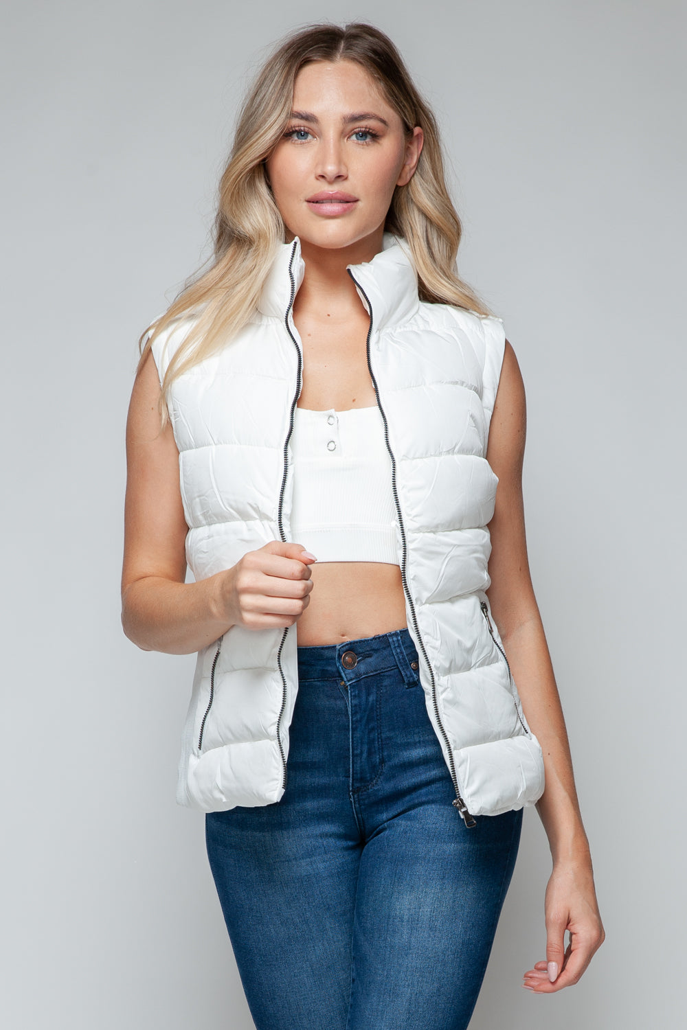 Zip Up Turtleneck Vest In White