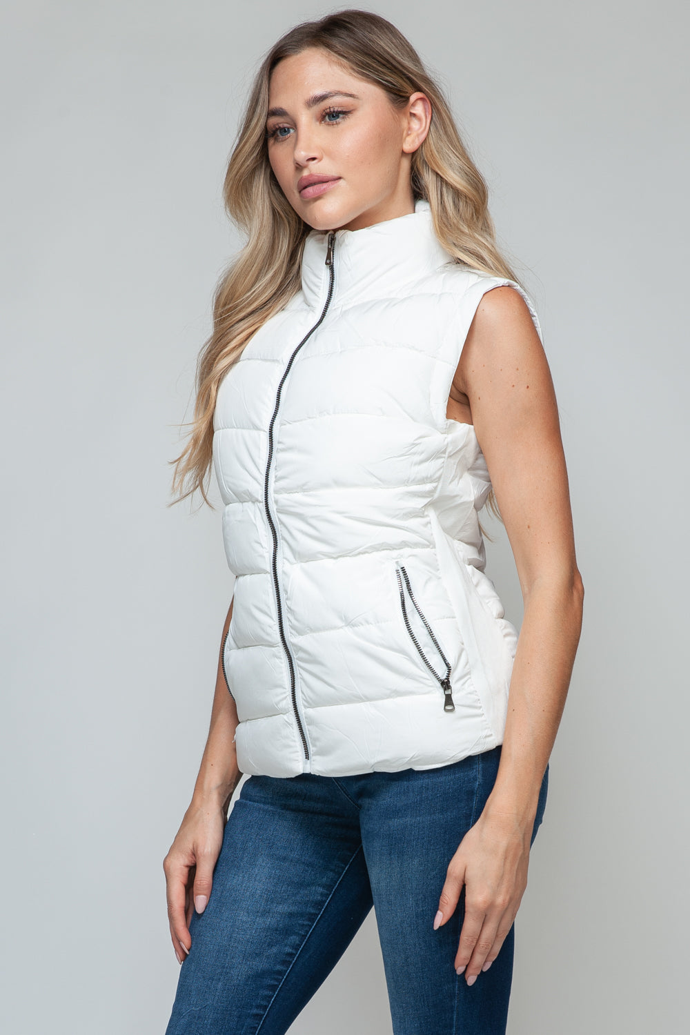 Zip Up Turtleneck Vest In White