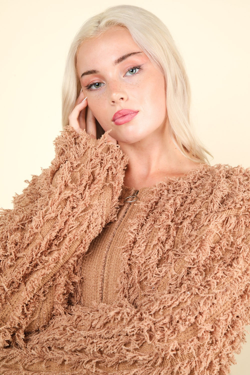 Shaggy Yarn Zip Up Jacket in Mocha