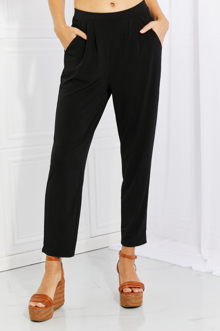 High Waist Pants with Side Pockets in Black