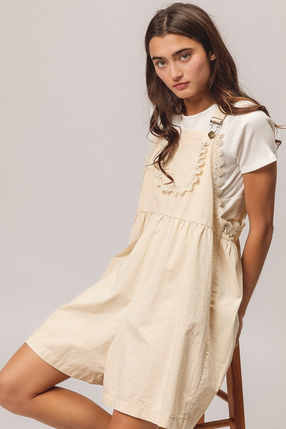 Back Pocket Lace Trim Romper In Oatmeal