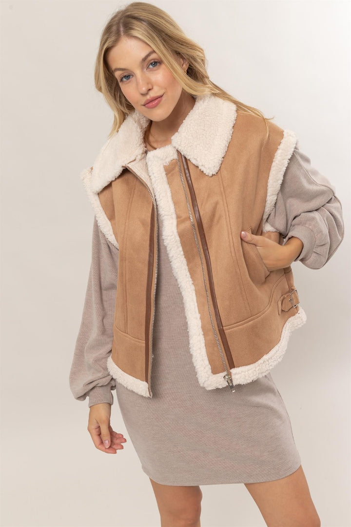 Fur-Contrast Zip Up Suede Vest In Brown