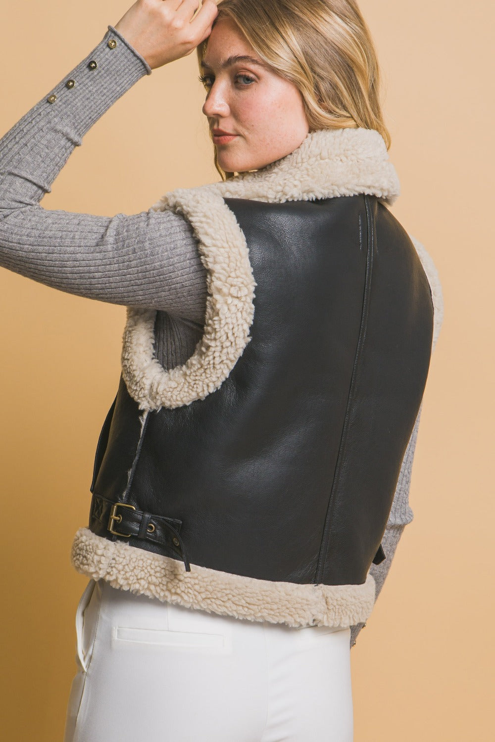 Sherpa Zip Up Vest In Black