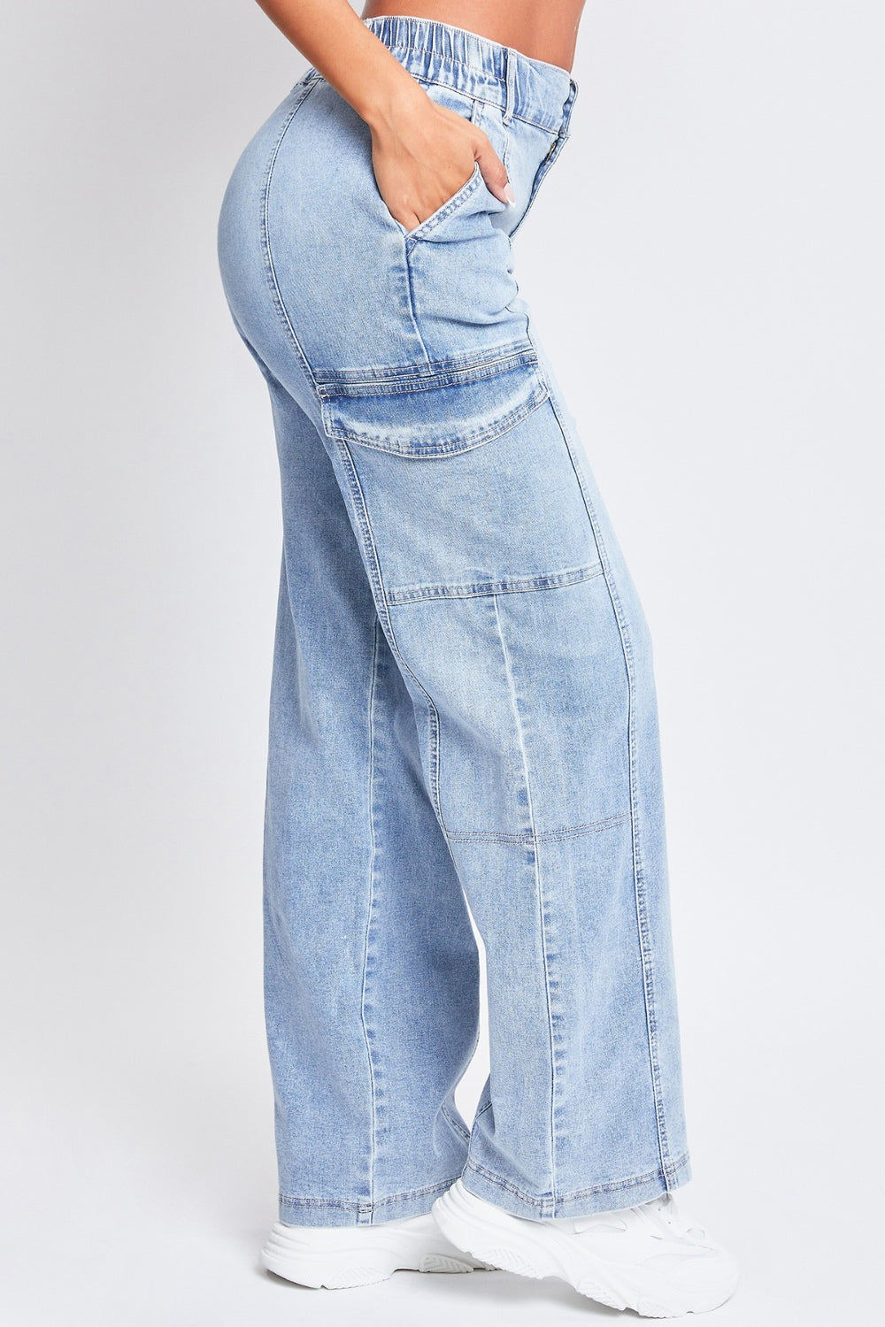 High-Rise Cargo Jeans In Wash Blue