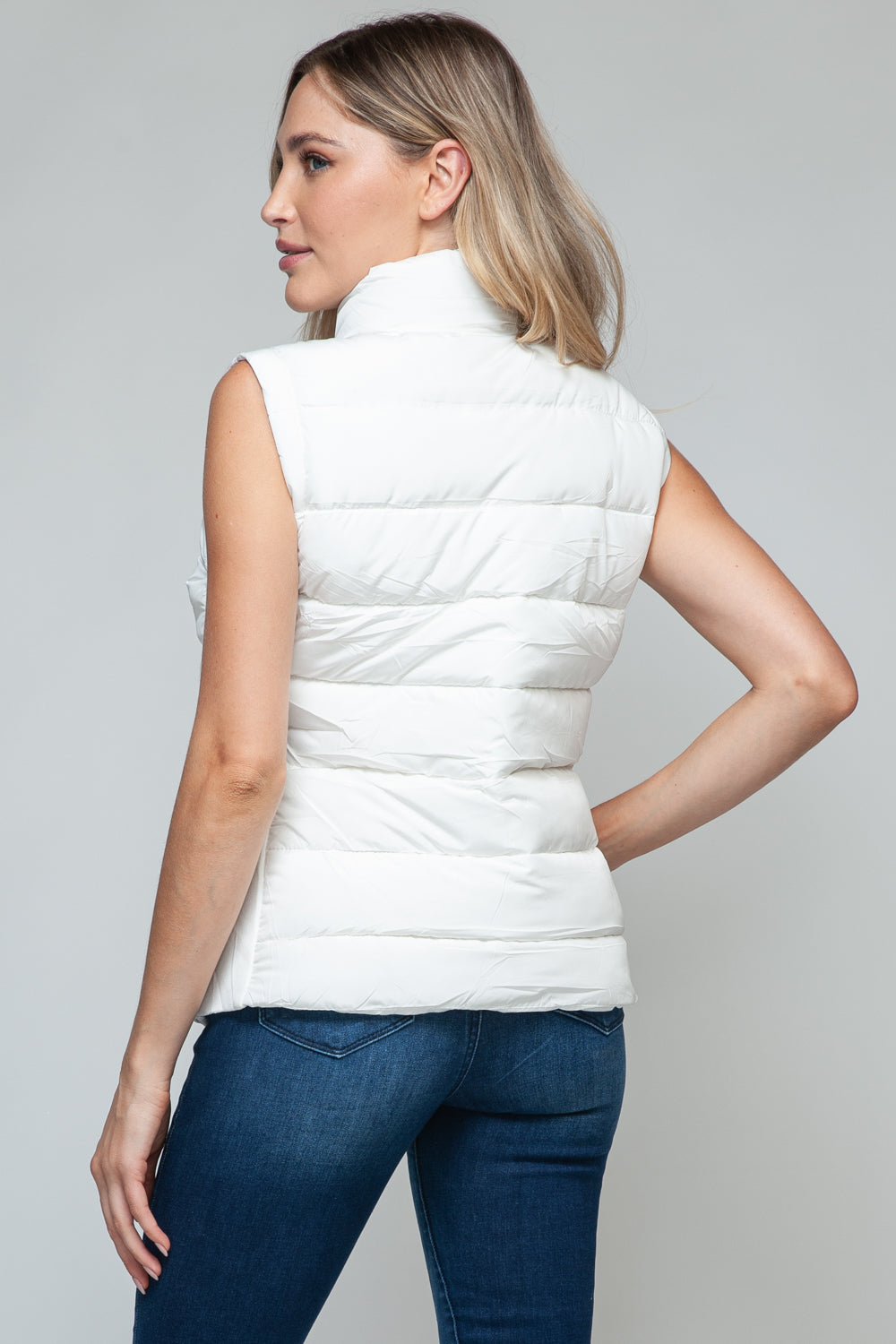 Zip Up Turtleneck Vest In White