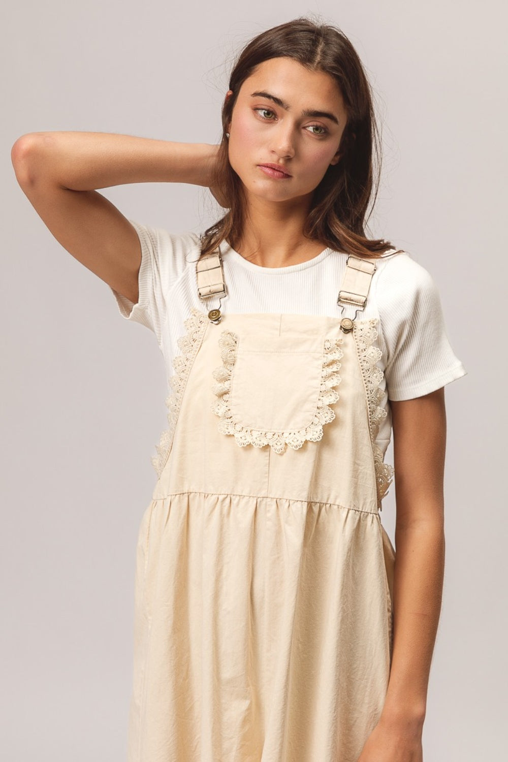 Back Pocket Lace Trim Romper In Oatmeal